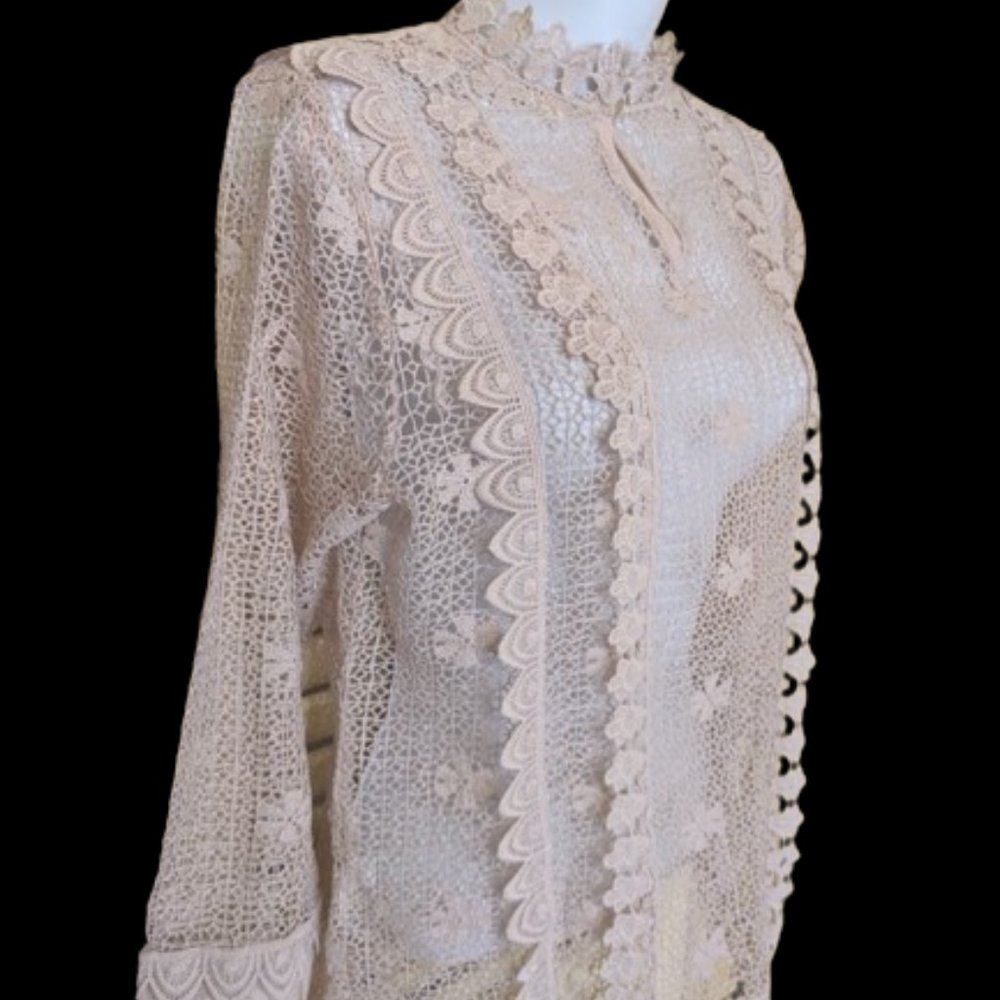 Lond Sleeve Lace Top Blouse Size Small
